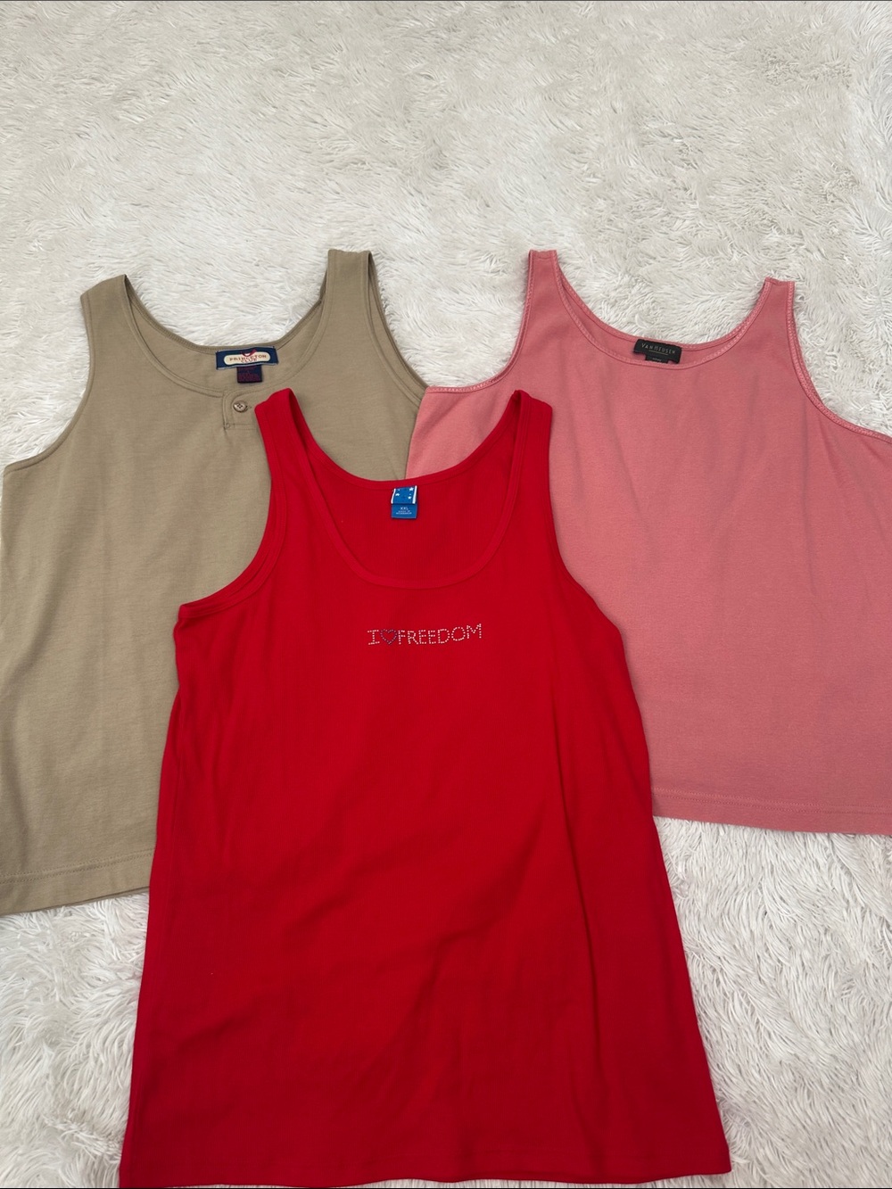 👢 Bundle of 3 Woman’s Tank Tops